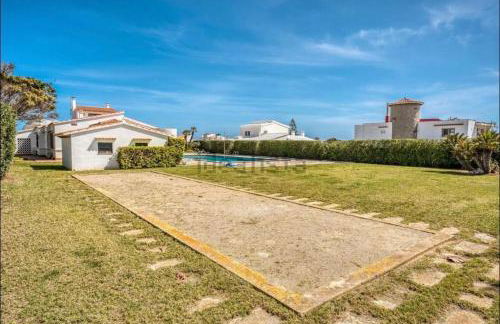 LA CALMA Espectacular villa con jardín y piscina en Menorca - Foto 8