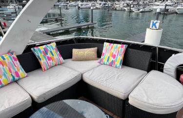 SUPERYACHT ON TOWN QUAY MARINA, SOUTHAMPTON - Very close to city centre and cruise terminals - free parking included - Foto 26