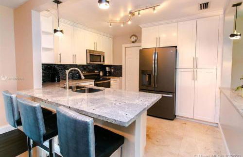 Tranquil Retreat with HEATED POOL Minutes to the Beach - Foto 4