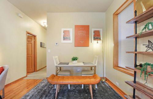 2 Bed Near OHare - Free Garage Parking - Quiet Stay - Foto 6
