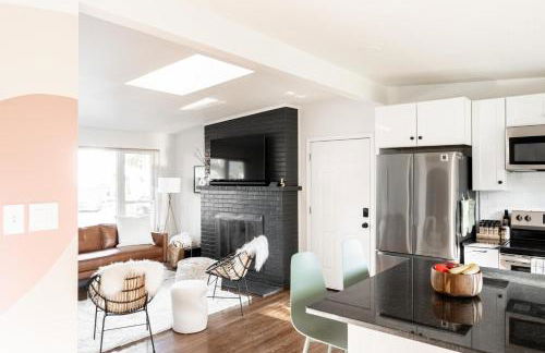 Chic Mid-Century Home Near Olde Town Arvada - Foto 2