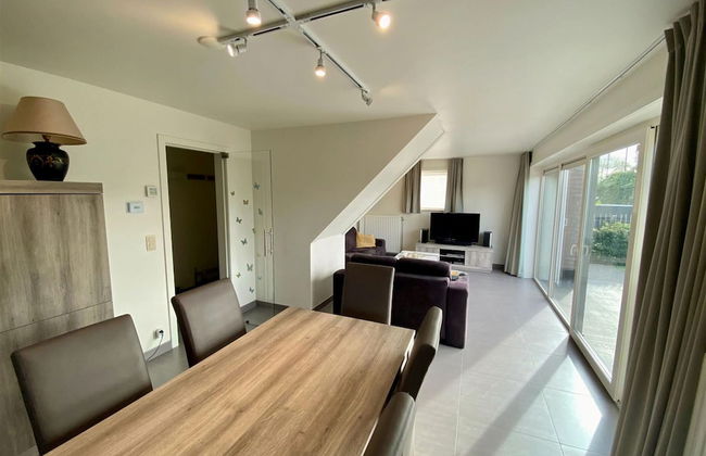 Stylish Westende Getaway - Photo 15