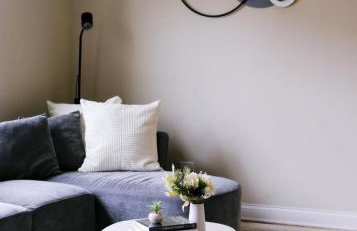 Sleeps 22 • Modern Multi-Unit • Gym • Workspaces - Photo 45