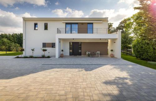 Villa Castanea by Villsy - Photo 22