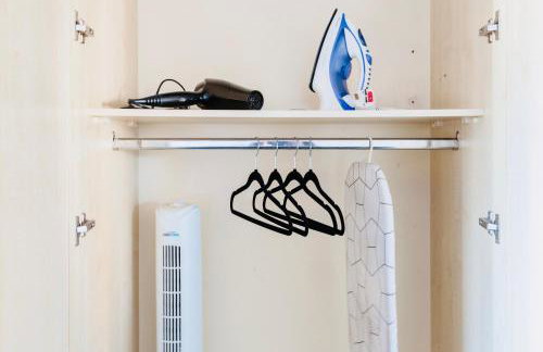 Cozy 3-Bed Retreat Near Manchester Airport Ideal for Families & Groups - Foto 25