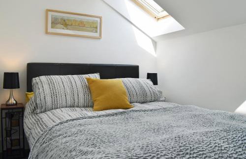 Perivale Lodge - Photo 9