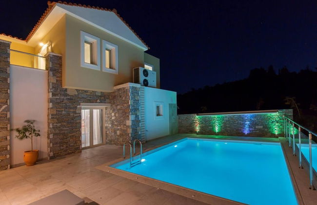Luxury Holiday Home 4 Bedroom Villa in Paleokastro - Photo 31