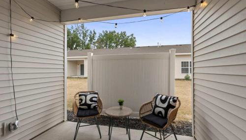 Modern 16BR 16BA Condos w Garage and Patio - Foto 3