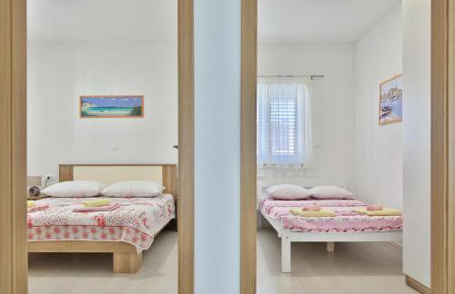 Apartments Mica - Photo 3