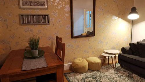 Corner House, Sleeps 8 in 4 Bedrooms, near train station, Great Value! - Foto 4