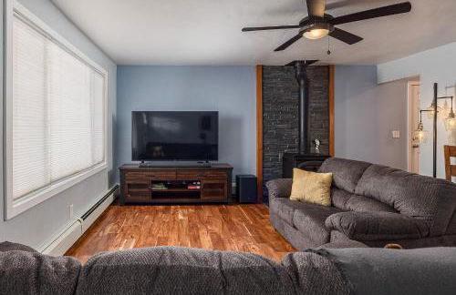 Cozy City Stay, 3bdrm near Airport - Photo 12