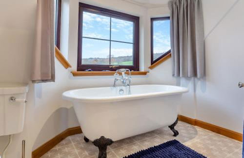 Bunchrew Farm Cottage - Photo 18