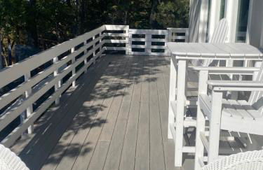 Sunset Serenity - INCREDIBLE HOME ON LAKE BLUFF! - Photo 6