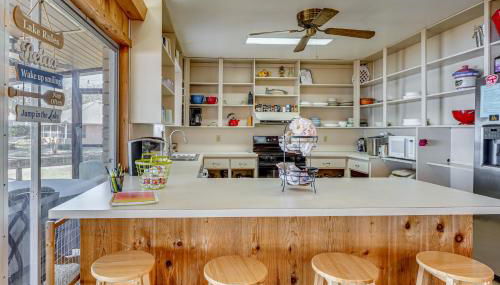 Lake Winnott Home with Boat Ramp and Dock - Photo 3