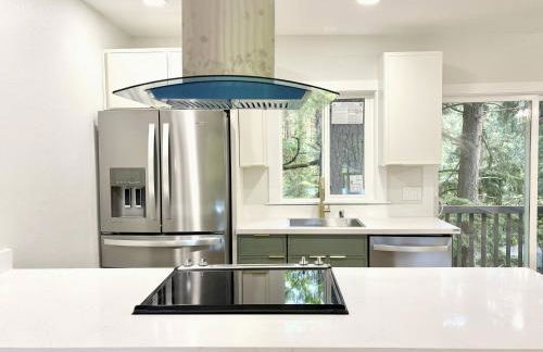 Sudden Valley Luxury Stay-Steps to Lake Louise - Foto 4