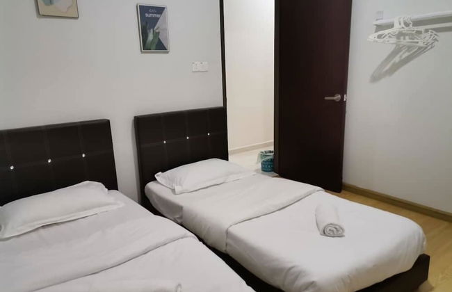 Cityview 2BR Country Garden Danga Bay @ Natol - Photo 1