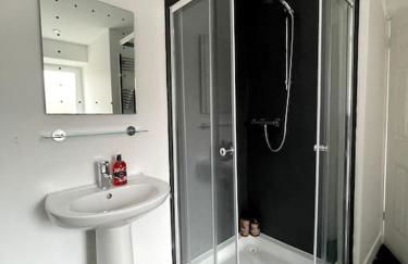 3 Bed House - Photo 4