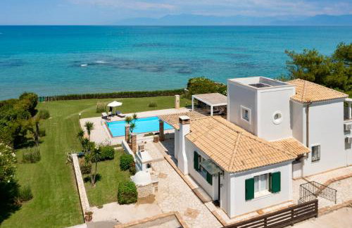 Beachfront Villa Victoras - With private beach - Foto 2