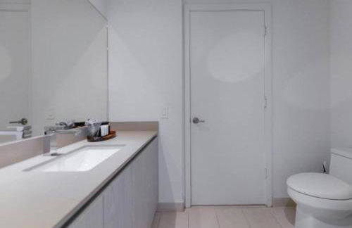 Beachfront Condo with Mesmerizing Views - Foto 104