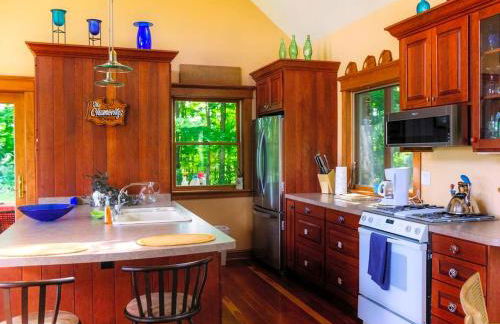 Romantic Mountain Vacation Rental with Breathtaking Views near Pittsburgh, Pennsylvania - Foto 7