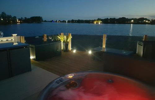 Lake View with Private Hot Tub at Tattershall Lakes - Foto 28