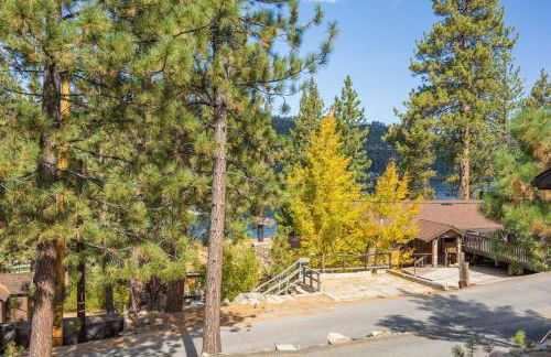 Ultimate Lakeview Lodge and ON THE LAKE! with a Hot-Tub! - Foto 19