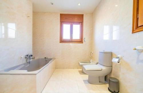 Casa de 2000 m2 Piscina Mar Barbacoa y Felicidad - Foto 48