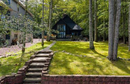 Luxe Farmhouse Chalet Sleeps 12 in Lake Harmony! Lakeview, Hot Tub, Fire pit, Games - Foto 50