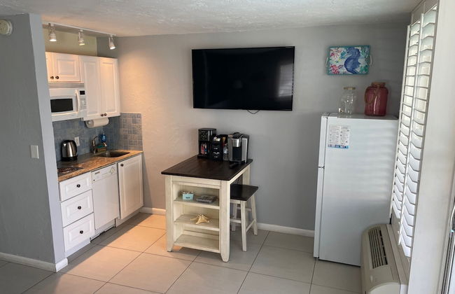 2 Bedroom Waterfront Pool Side! - Photo 72