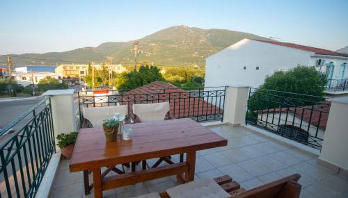 House of Hats - next to the coast - Karavomylos - Foto 2