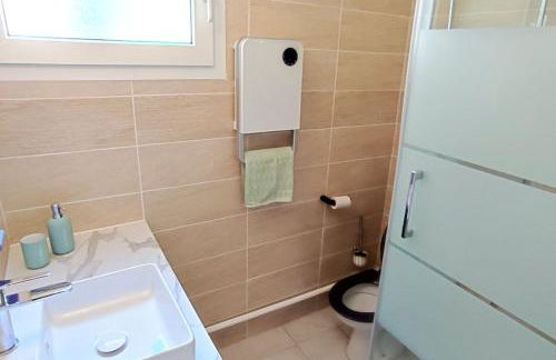 RAVAS Studio climatisé terrasse proche commerces - Photo 7