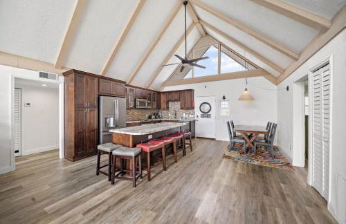 2nd Row Home Close to Beach - Foto 57