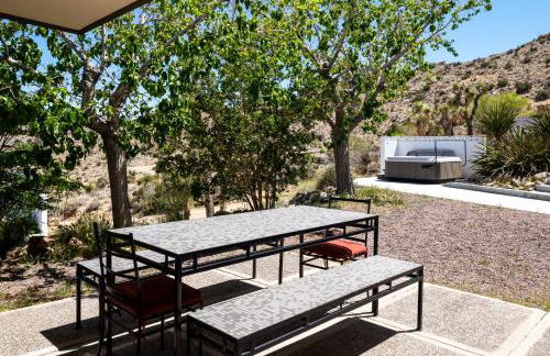Casa Rocosa I Midcentury Home on 5 Private Acres Near Park - Foto 68