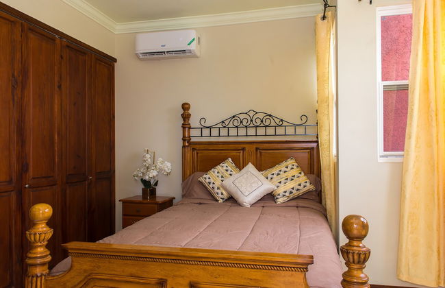 Kinsgton Modern Duplex Apartment with Pool - Foto 5