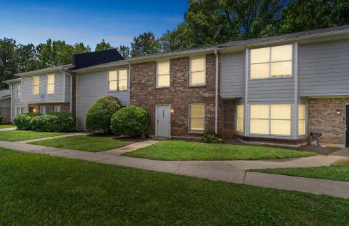 Spacious 1 Bed 15 Bath Towmhome I Ellenwood - Foto 6