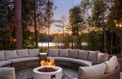 Lakefront Retreat, Mins to Dtown, Firepit, Hot Tub, Pet friendly! - Foto 2