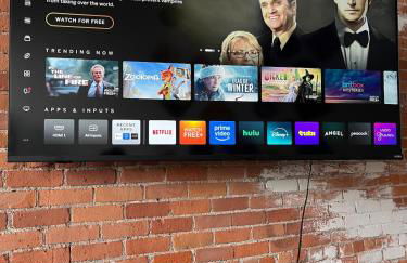 Riverside Hideaway in Corktown 420 & Free Parking - Photo 2