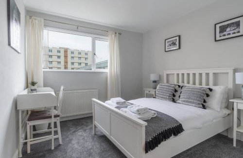 Howick House-Sleeps 5-Pet friendly-Parking-Garden - Foto 2