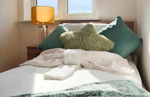 Heathrow Modern House with Parking & Fast WiFi - Foto 33