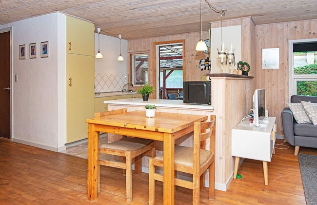 6 Person Holiday Home in Allingabro - Photo 7