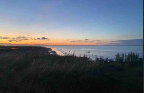 Oole 2 bed & en-suites house with parking near beach - Foto 31