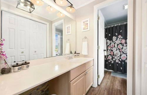 The Bumble Bee Hive 7-Bedroom House w/ Hot Tub - Foto 17