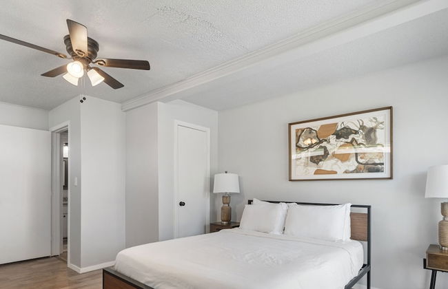 Spacious Retreat 8 Bedroom River - Photo 21