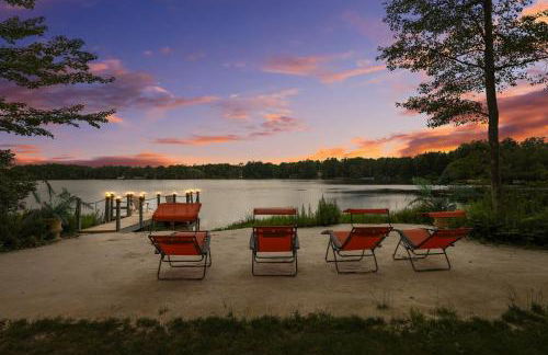 11 Mi to Slopes! Poconos Lake House with Beach - Foto 5