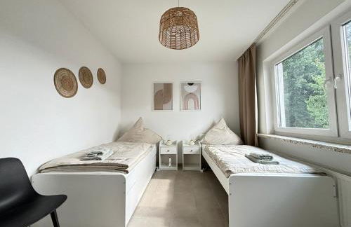 110qm- 4 Rooms - free private parking- free fast WIFI - Kitchen - near Wood- A Part Time Home - Foto 22