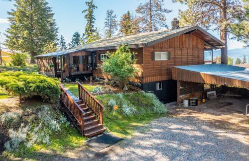 Hilltop Hideaway - Photo 1