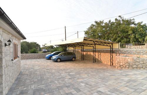 Villa Muskatel KRK -with heated covered pool - Photo 17