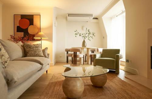 Europa House Apartments - Photo 3