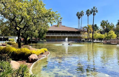 KeyLuxe, Luxury Apartment with Jacuzzi, Pool, Gym, Tennis in Walnut Creek - Photo 10