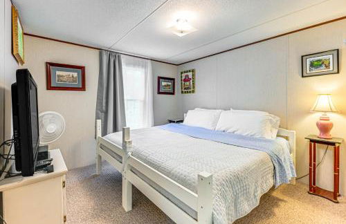 Fire Pit and Decks Creekside Cabin in Robbinsville - Foto 20